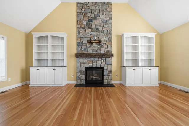 $929,000 | 5 Thistle Lane, Hooksett, NH 03106