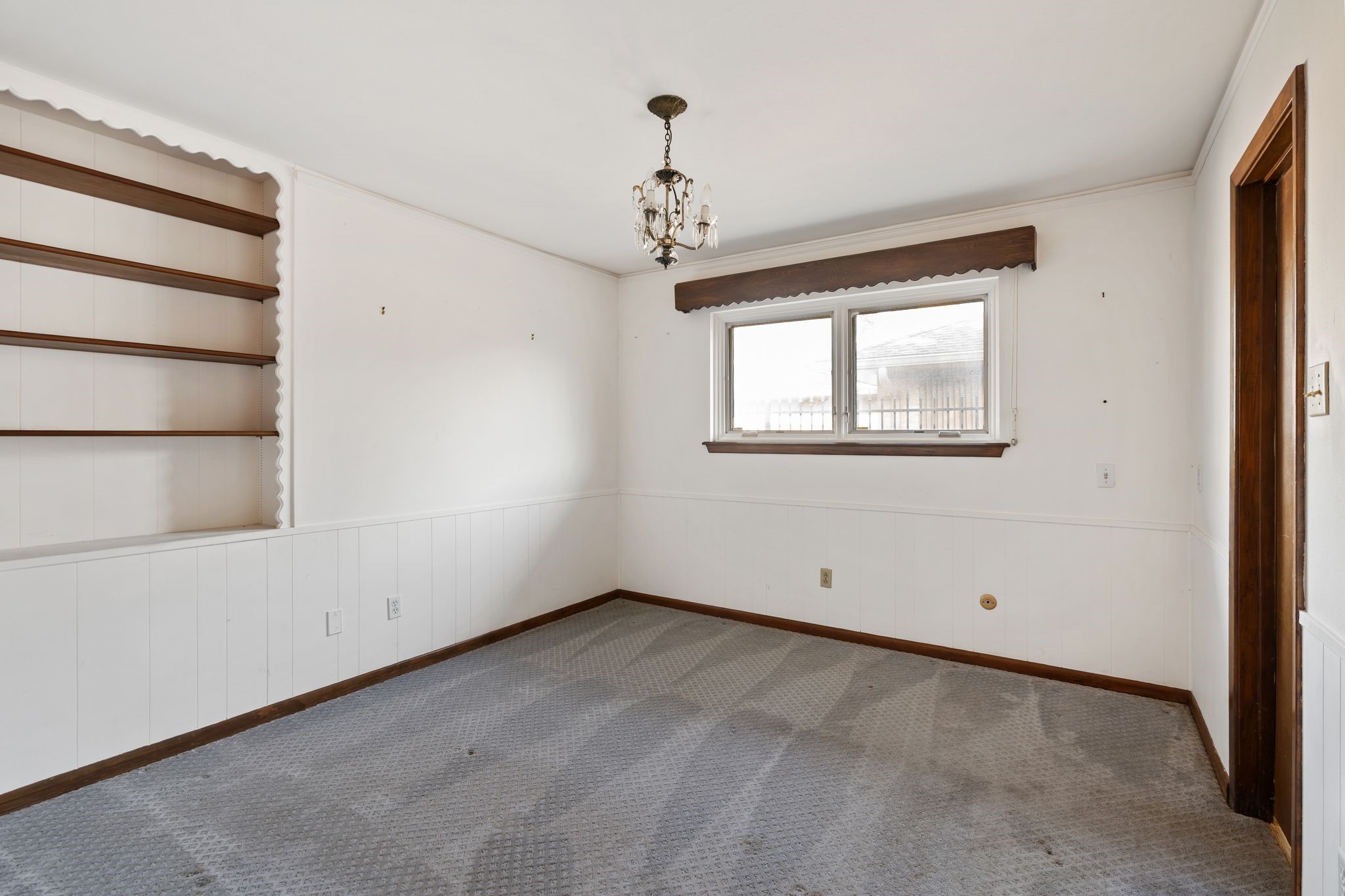 1043 Martin Street Houston, TX 77018 - Photo 24 of 45 a view of room with window and ceiling fan