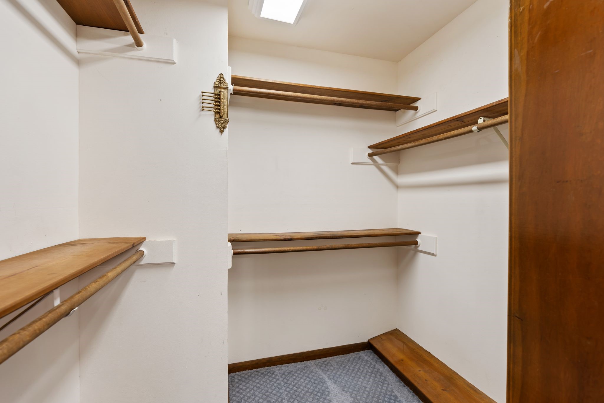 1043 Martin Street Houston, TX 77018 - Photo 33 of 45 a view of room with closet