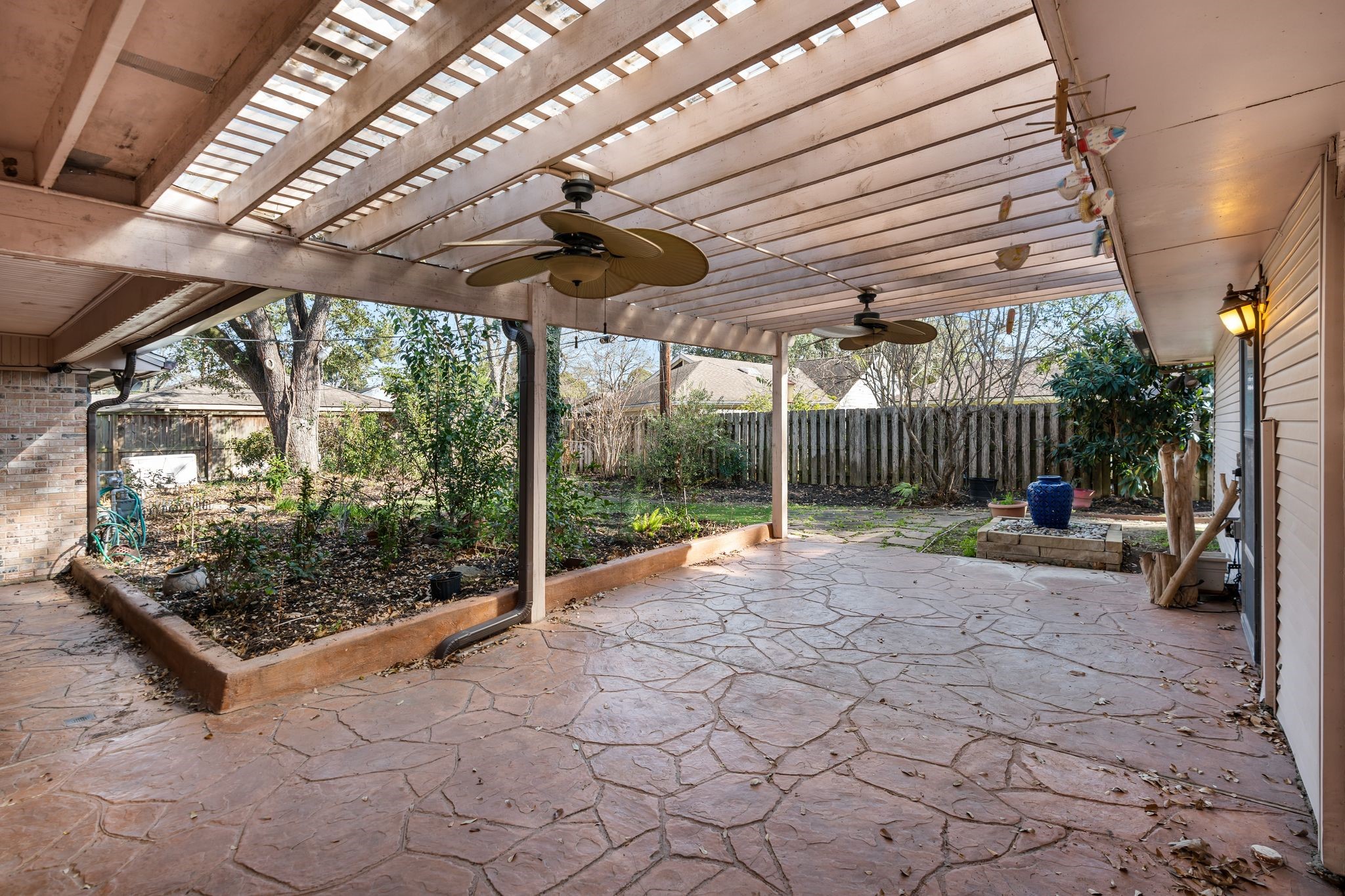 1043 Martin Street Houston, TX 77018 - Photo 41 of 45 a view of a porch with furniture