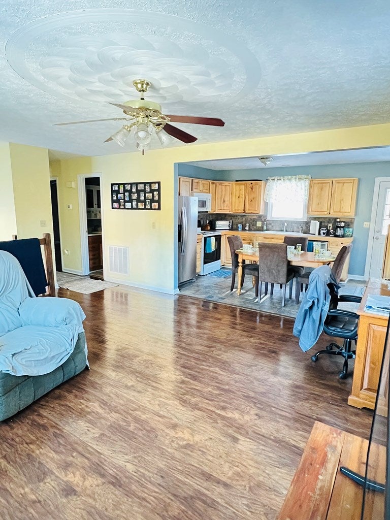 3208 Gratton Road Tazewell, VA 24651 - Photo 15 of 46 Gallery Image 15