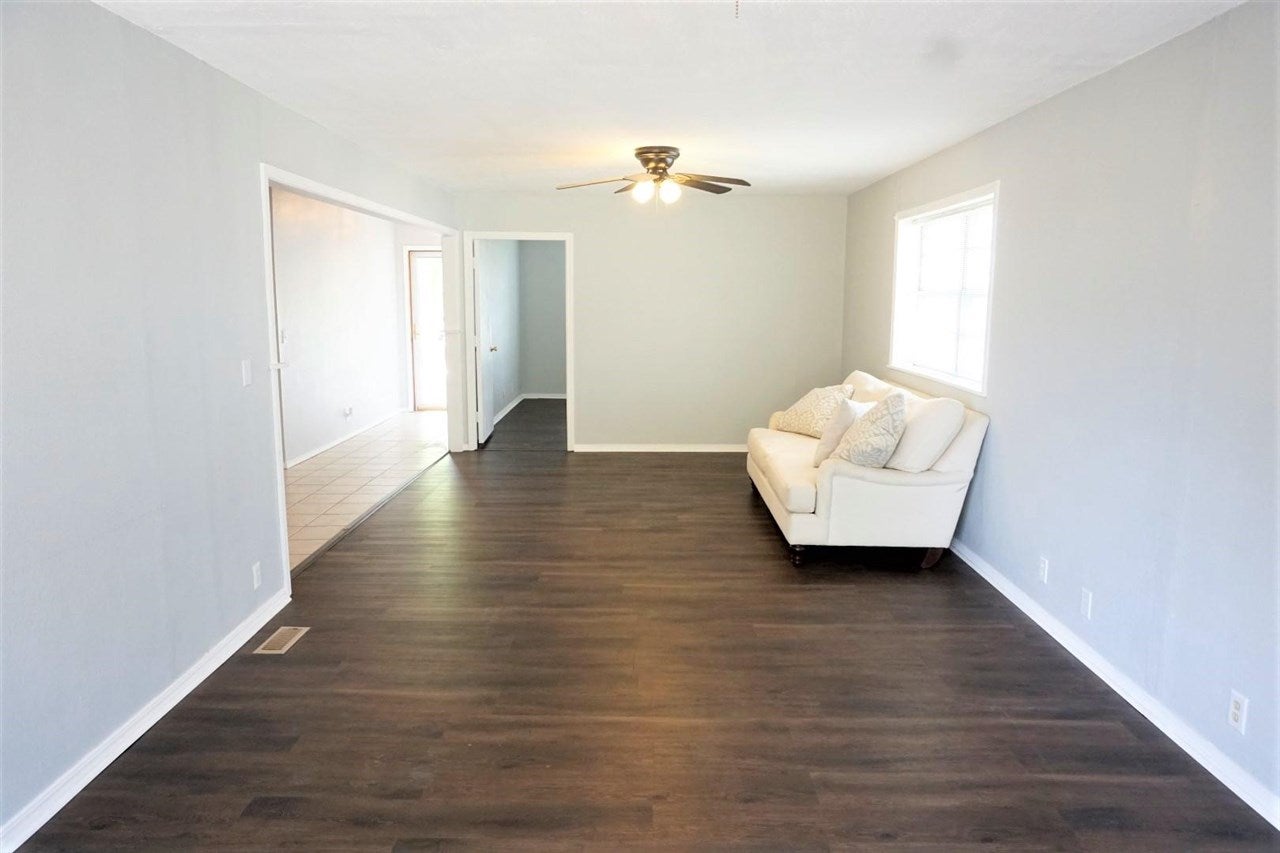 735 Holly Street Perry, OK 73077 - Photo 13 of 31 Gallery Image 13