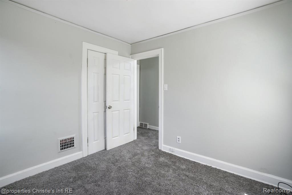 15095 Prest Street Detroit, MI 48227 - Photo 9 of 14