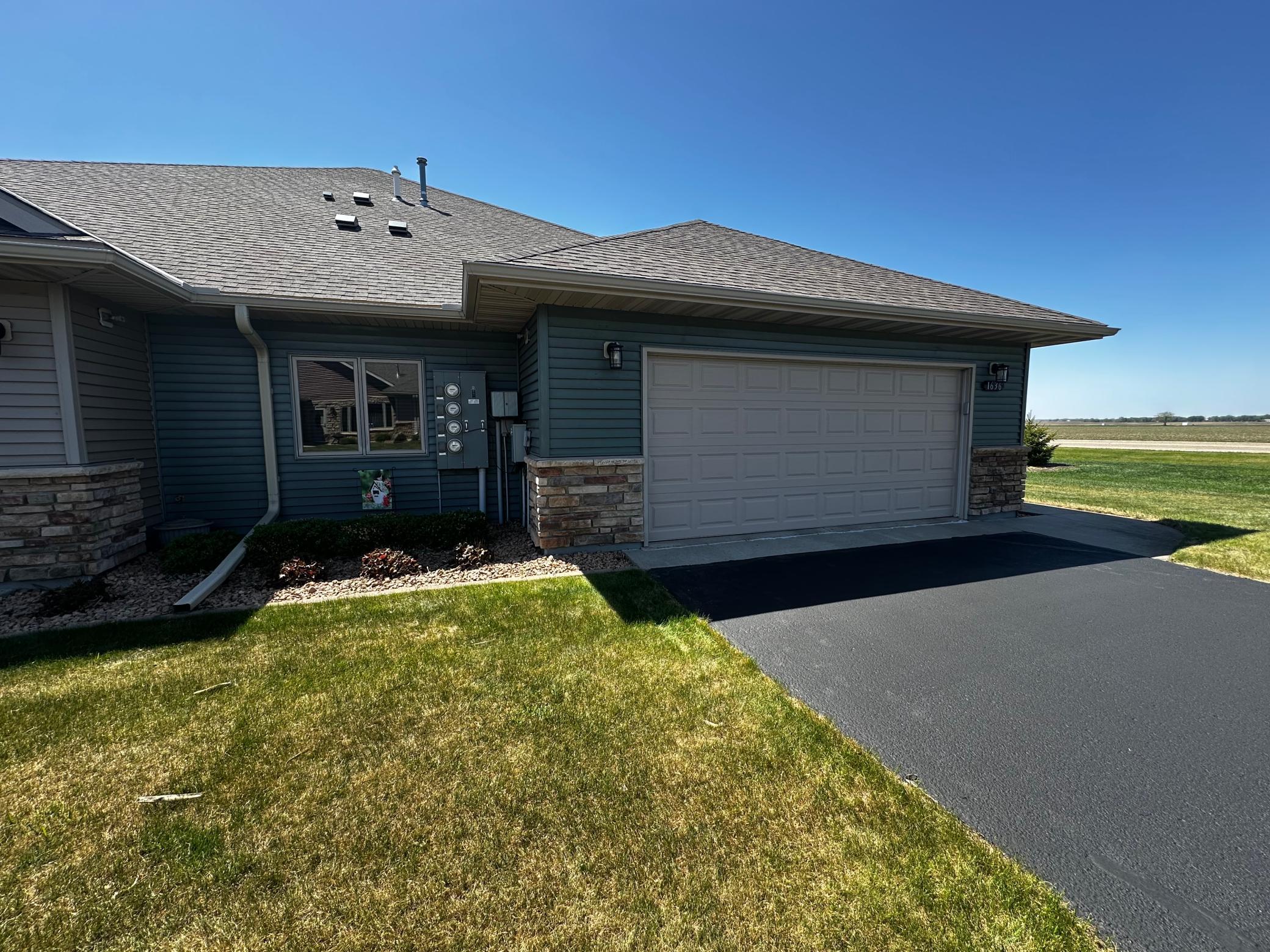 1636 Thunderbird Road, Unit 11 Marshall, MN 56258 - Photo 5 of 30