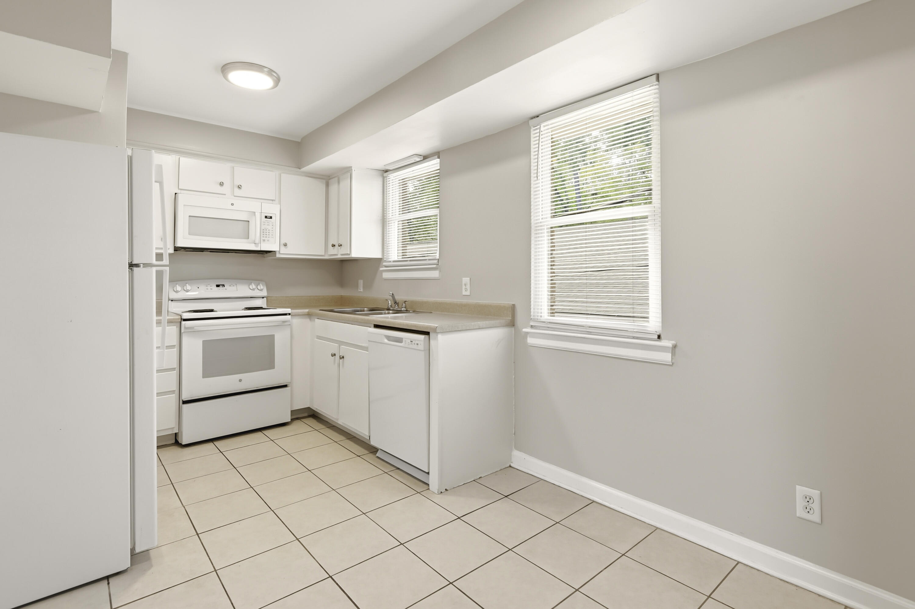 2107 Rondo Street, Unit 201 Charleston, SC 29414 - Photo 4 of 10 _DSC5637