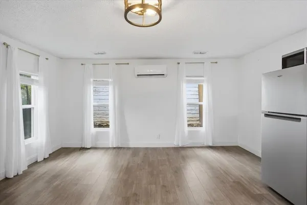 $1,350 | 4024 Collinwood Avenue, Fort Worth, TX 76107