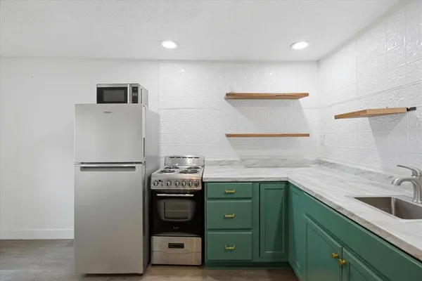 $1,350 | 4024 Collinwood Avenue, Fort Worth, TX 76107