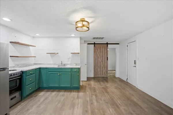 $1,350 | 4024 Collinwood Avenue, Fort Worth, TX 76107