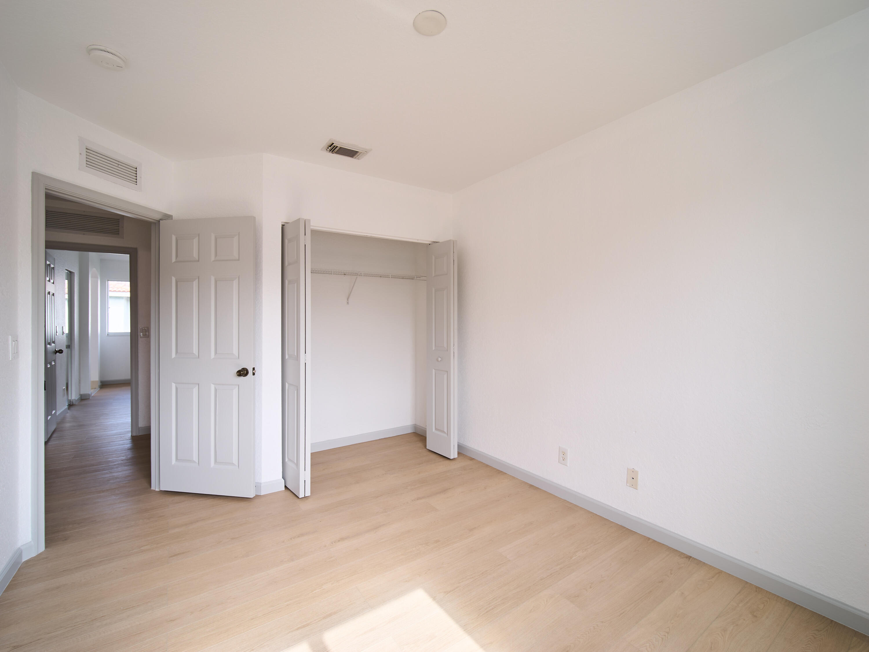 2052 Oakhurst Way Riviera Beach, FL 33404 - Photo 15 of 36 P1172373_HDR