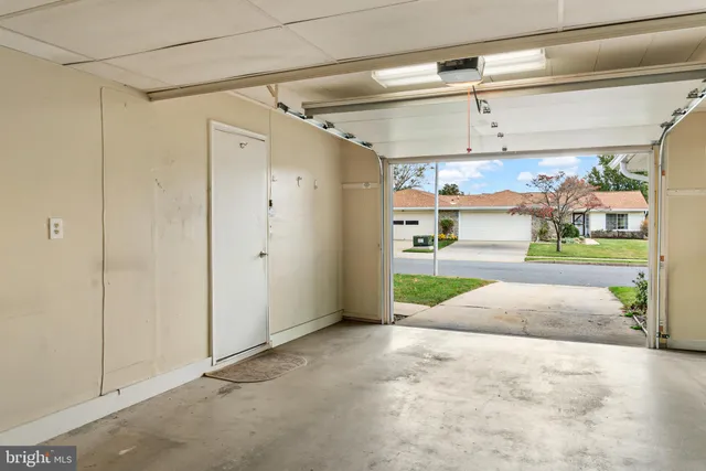 a view of a garage
