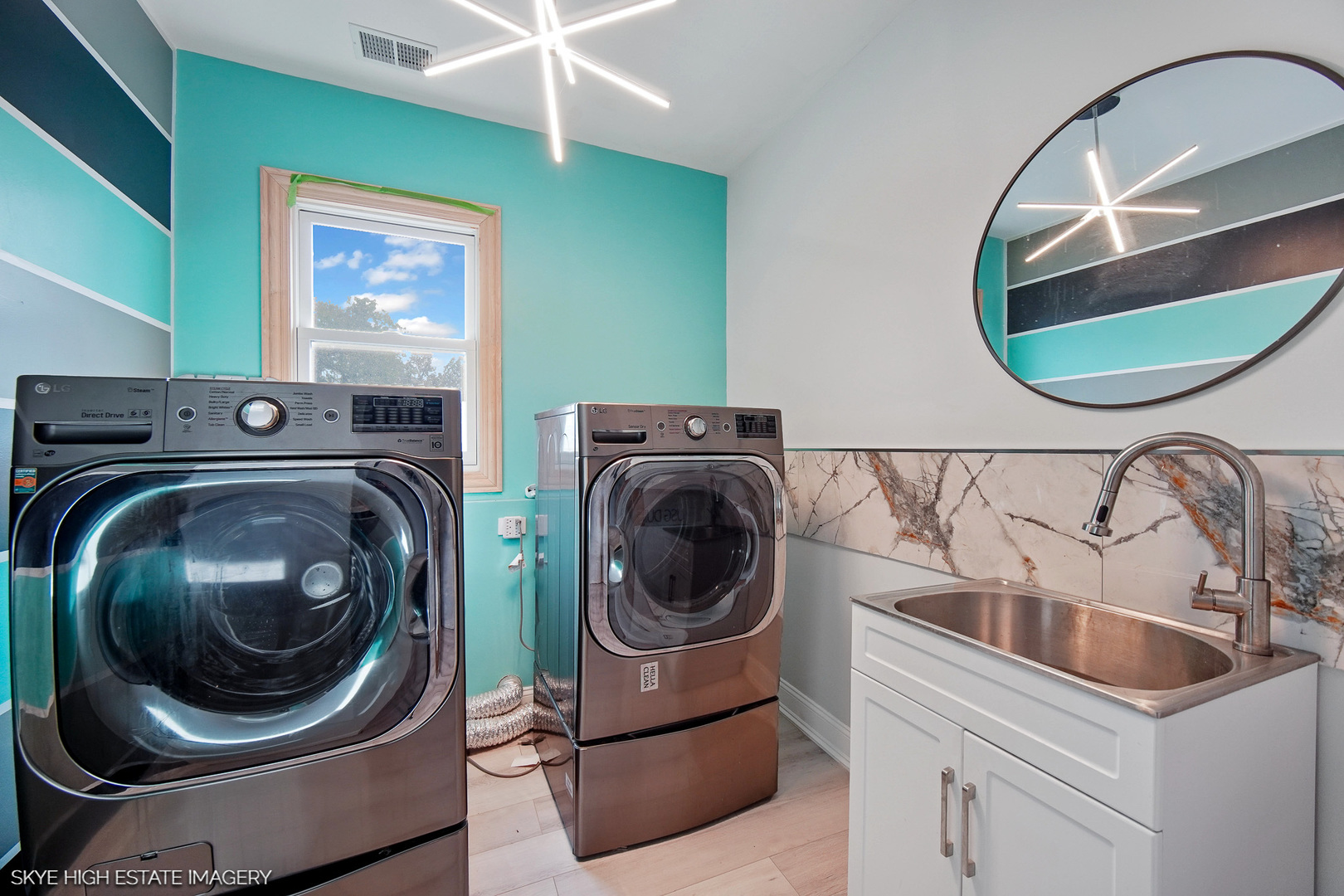 2163 Chestnut Road Homewood, IL 60430 - Photo 18 of 31 a utility room with sink dryer and washer