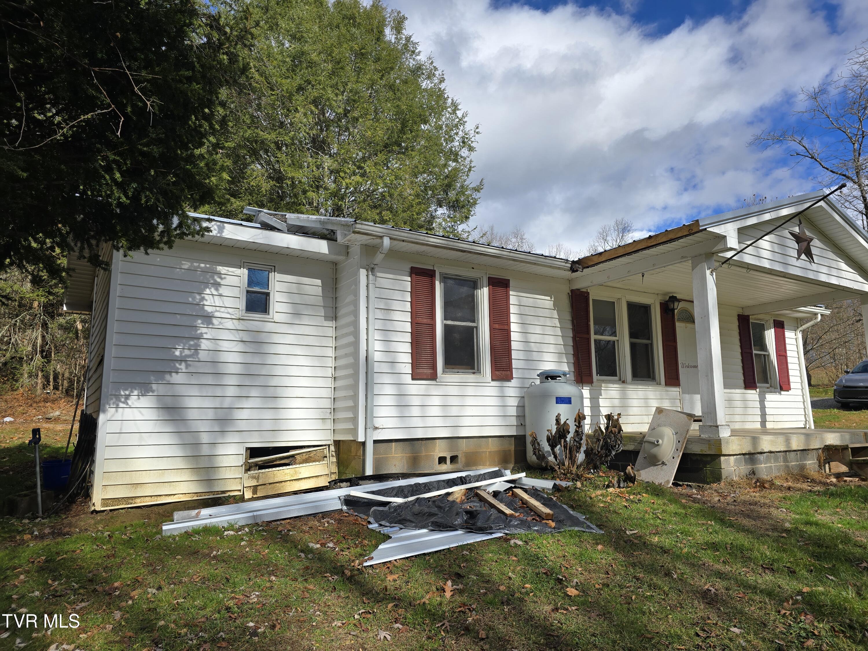 2053 Berry Branch Road Mountain City, TN 37683 - Photo 3 of 5 20251122_122437