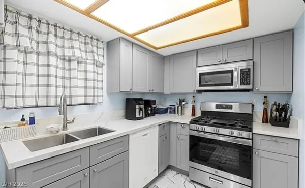 $2,000 | 5263 Corinne Court, Unit 78, Las Vegas, NV 89103