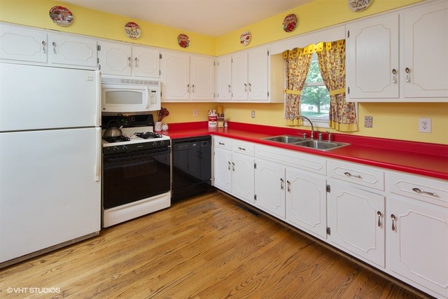 317 Stonegate Road New Lenox, IL 60451 - Photo 3 of 10