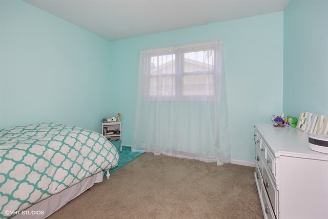 317 Stonegate Road New Lenox, IL 60451 - Photo 6 of 10