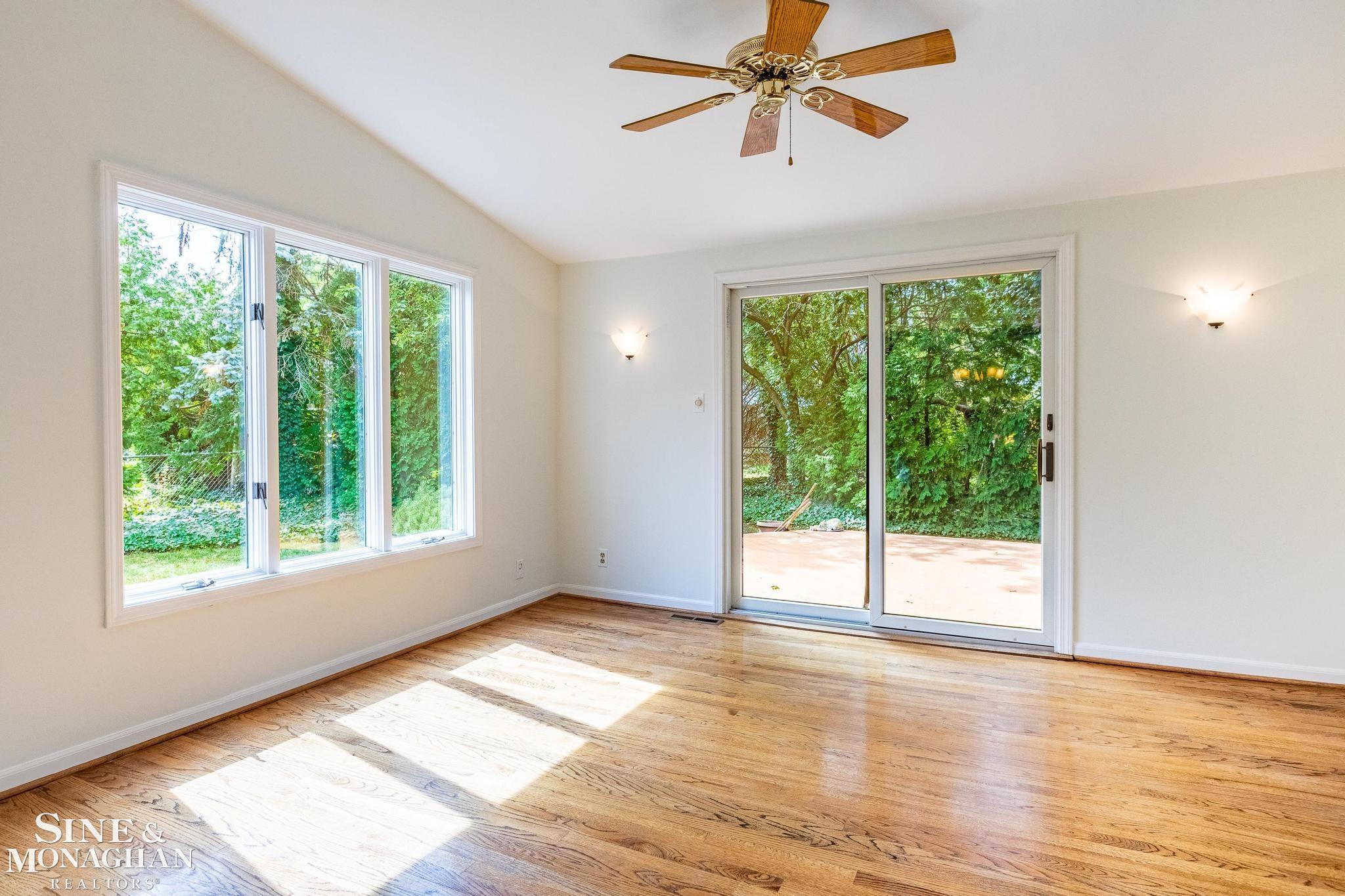 945 North Renaud Road Grosse Pointe Woods, MI 48236 - Photo 9 of 28