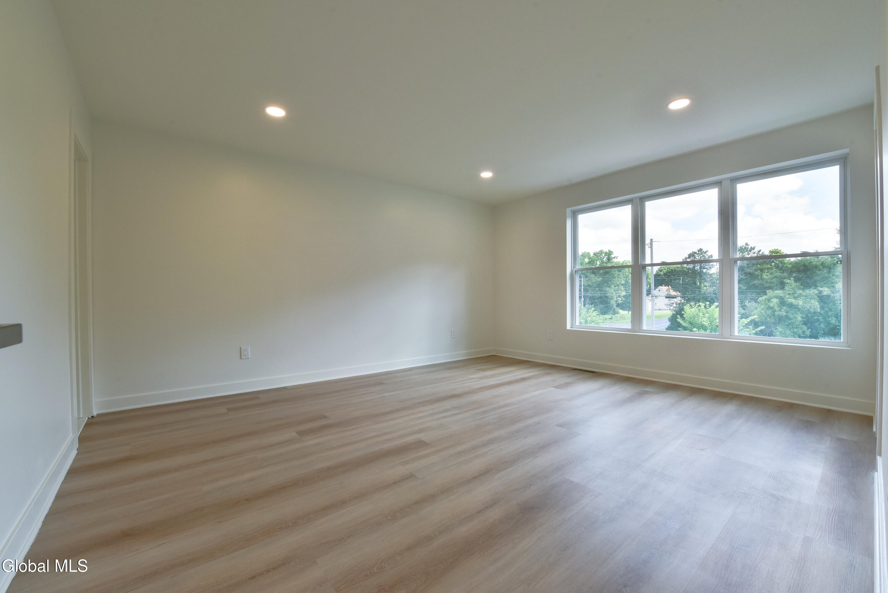 802 South Ravine Road Niskayuna, NY 12309 - Photo 36 of 60 32