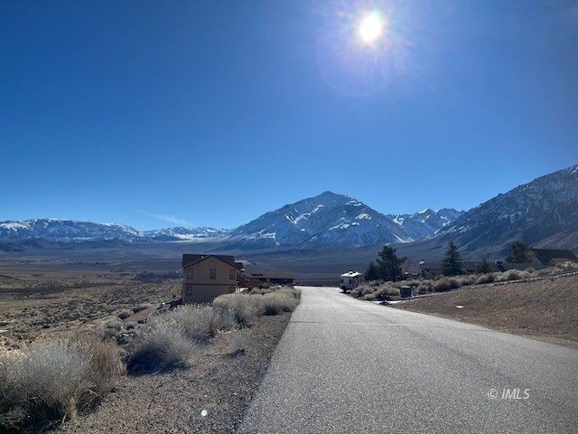 4811 Sherwin Trail Bishop, CA 93514 - Photo 4 of 6 a view of a house with a yard