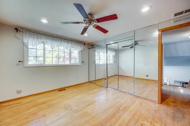 $399,900 | 1601 Kingston Lane, Schaumburg, IL 60193