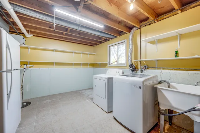 $399,900 | 1601 Kingston Lane, Schaumburg, IL 60193