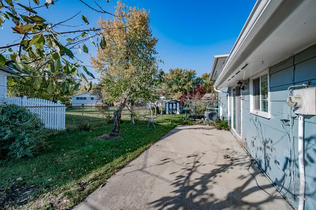 $399,900 | 1601 Kingston Lane, Schaumburg, IL 60193