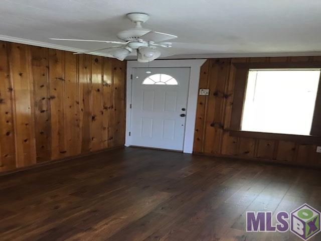101 Lloyd Street Montegut, LA 70377 - Photo 5 of 9 Living Room