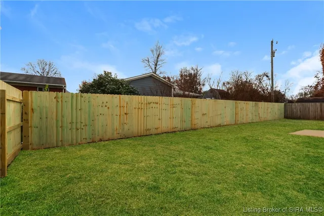 $1,785 | 1800 Field Drive, Jeffersonville, IN 47130