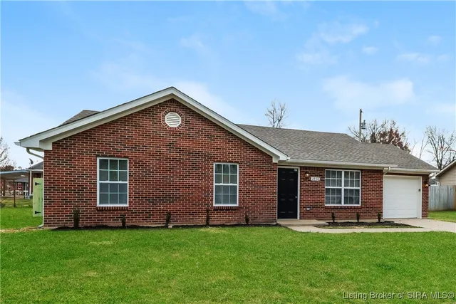 $1,785 | 1800 Field Drive, Jeffersonville, IN 47130