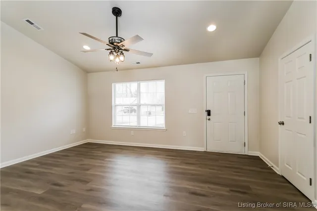 $1,785 | 1800 Field Drive, Jeffersonville, IN 47130