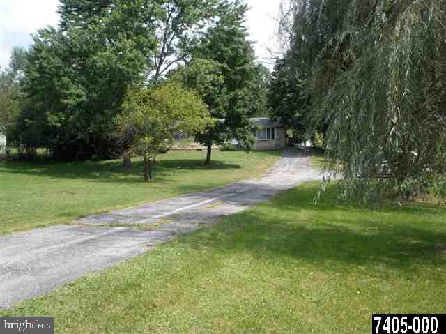 1225 Biglerville Road Gettysburg, PA 17325 - Photo 4 of 11 Gallery Image 4