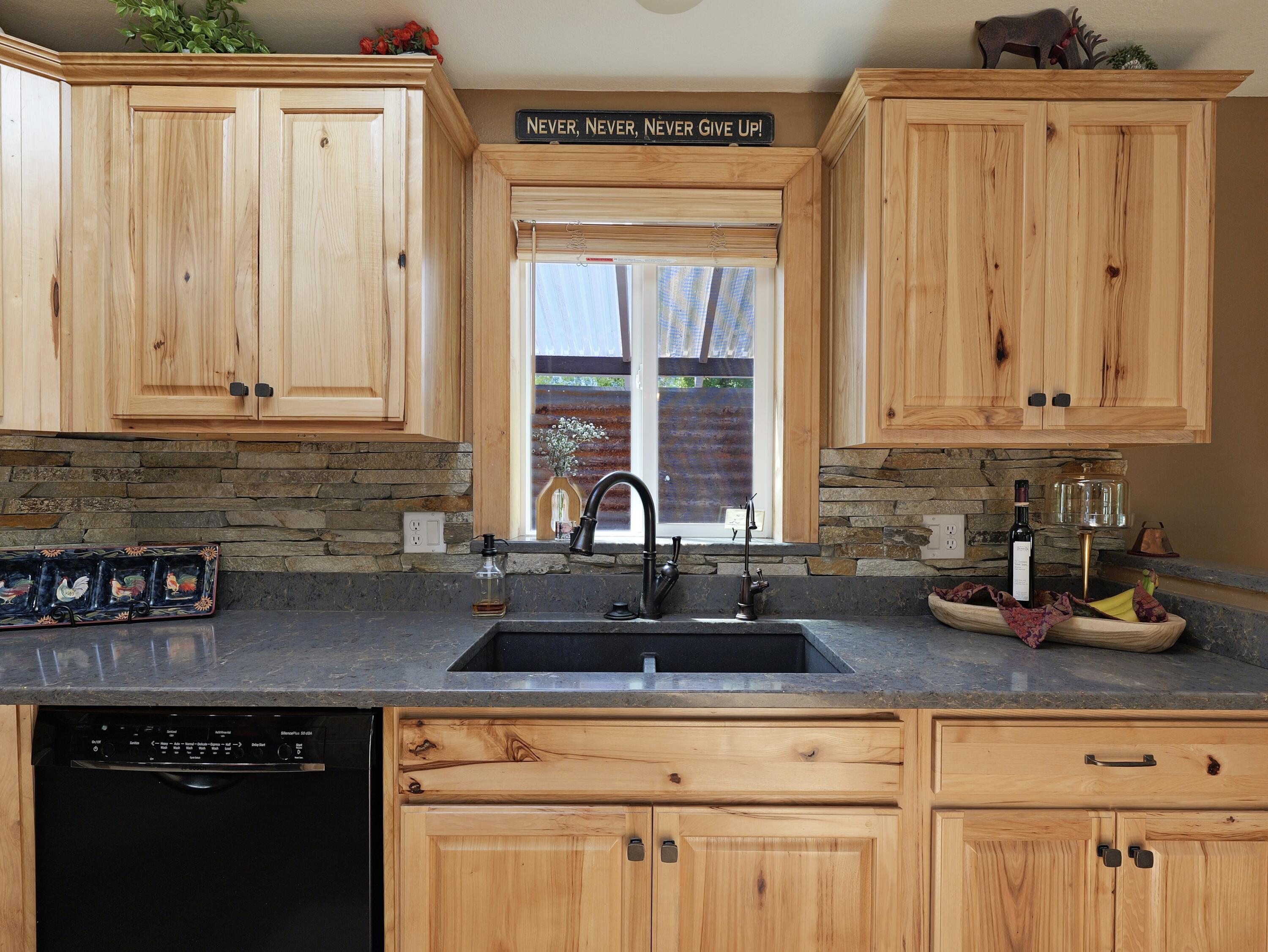 150 Castaline Place Shady Cove, OR 97539 - Photo 19 of 83 Kitchen