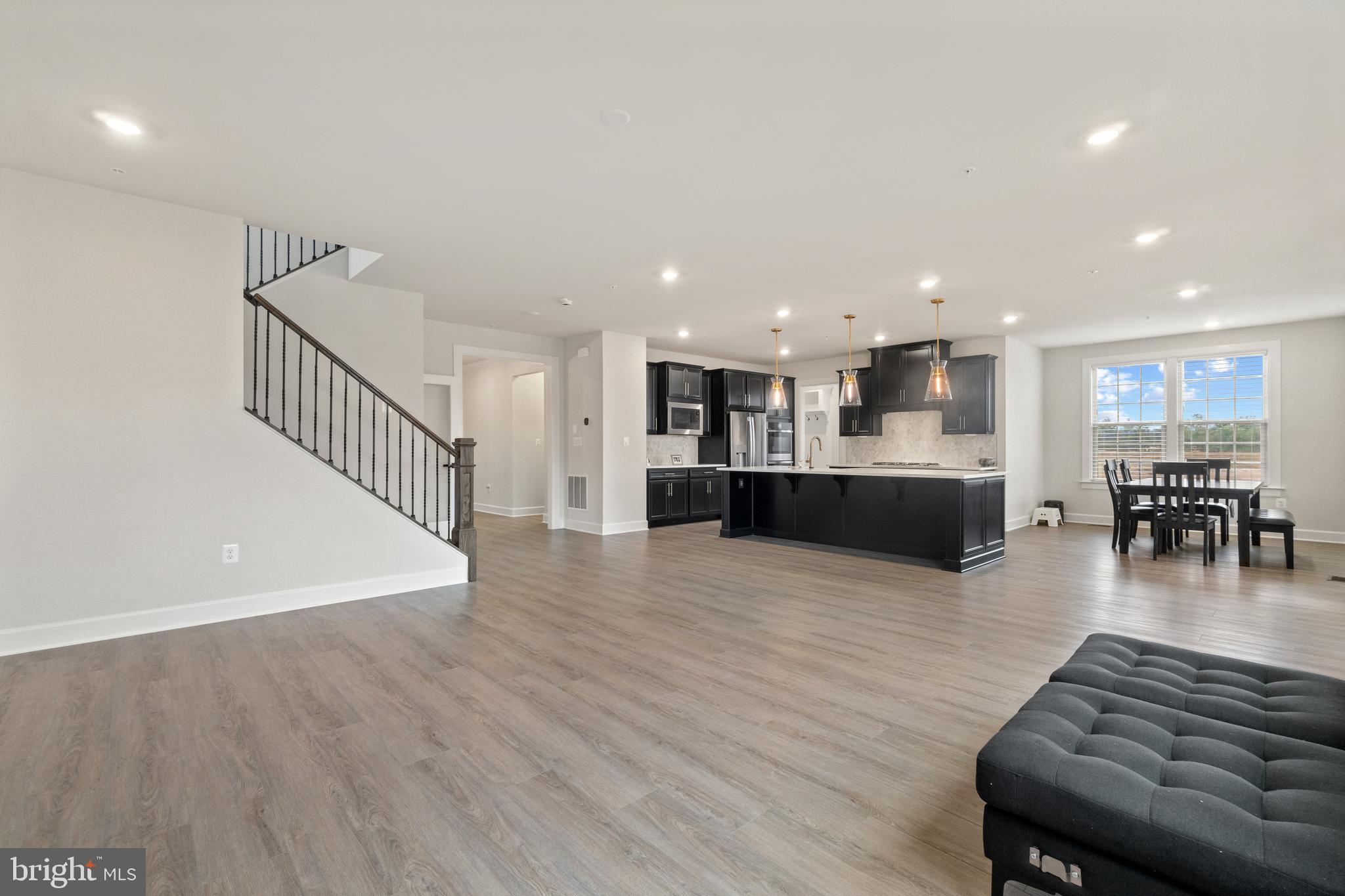 6547 Clubhouse Boulevard Laurel, MD 20708 - Photo 15 of 54 Living Room/Kitchen