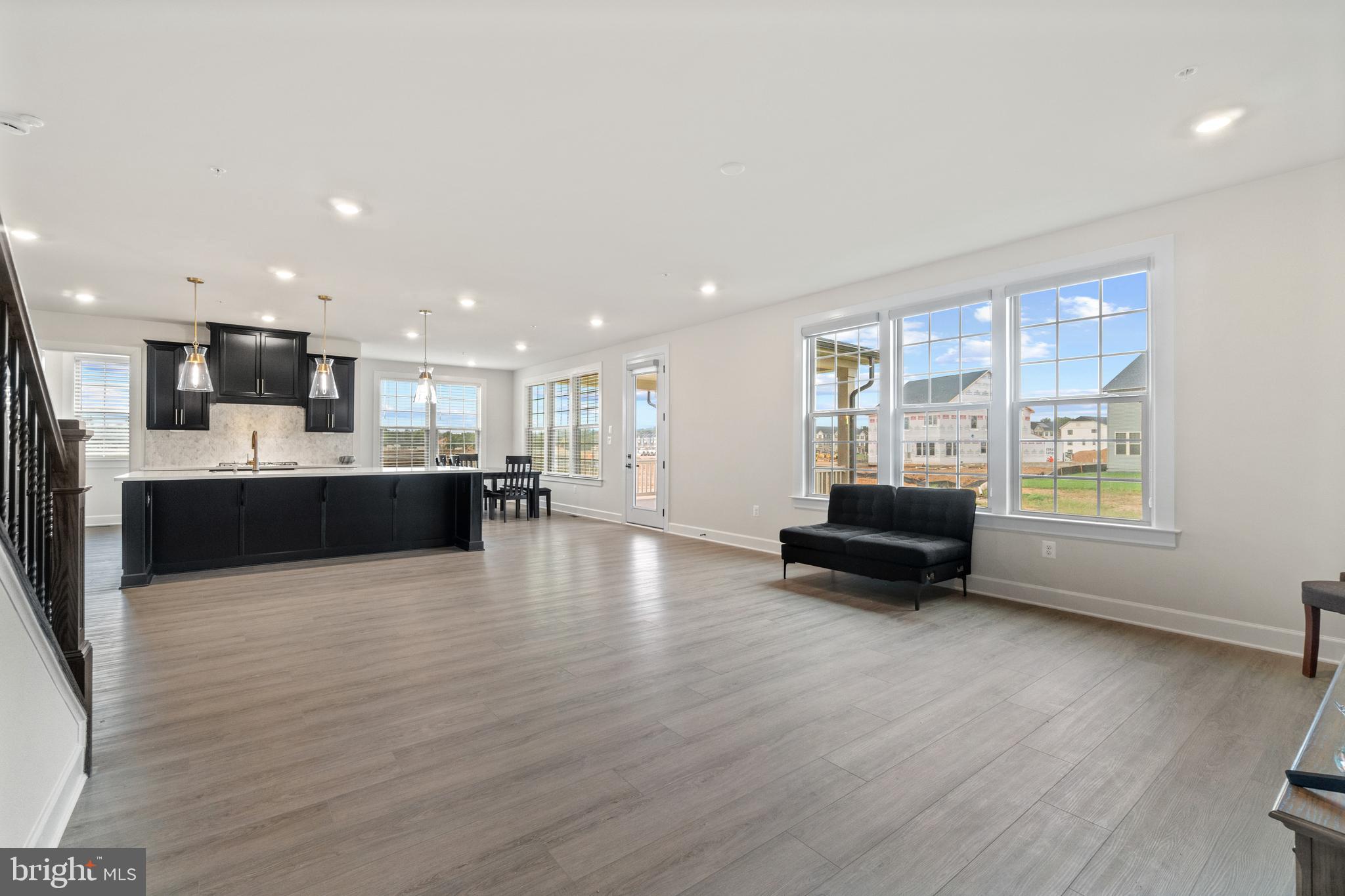 6547 Clubhouse Boulevard Laurel, MD 20708 - Photo 16 of 54 Living Room/Kitchen