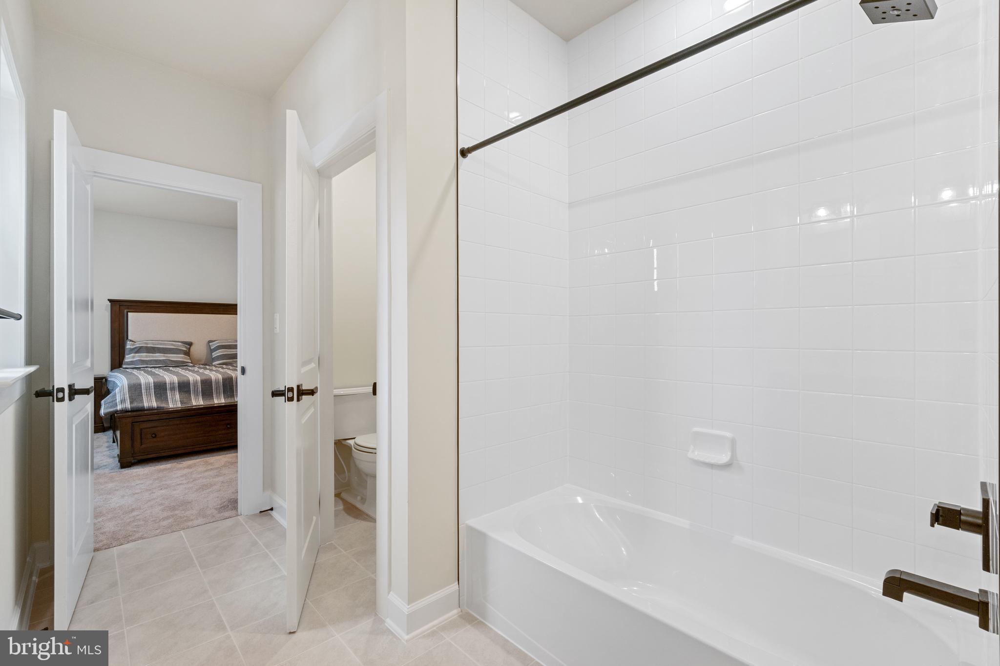 6547 Clubhouse Boulevard Laurel, MD 20708 - Photo 44 of 54 Ensuite Bathroom