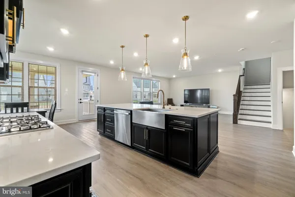 $950,000 | 6547 Clubhouse Boulevard, Laurel, MD 20708