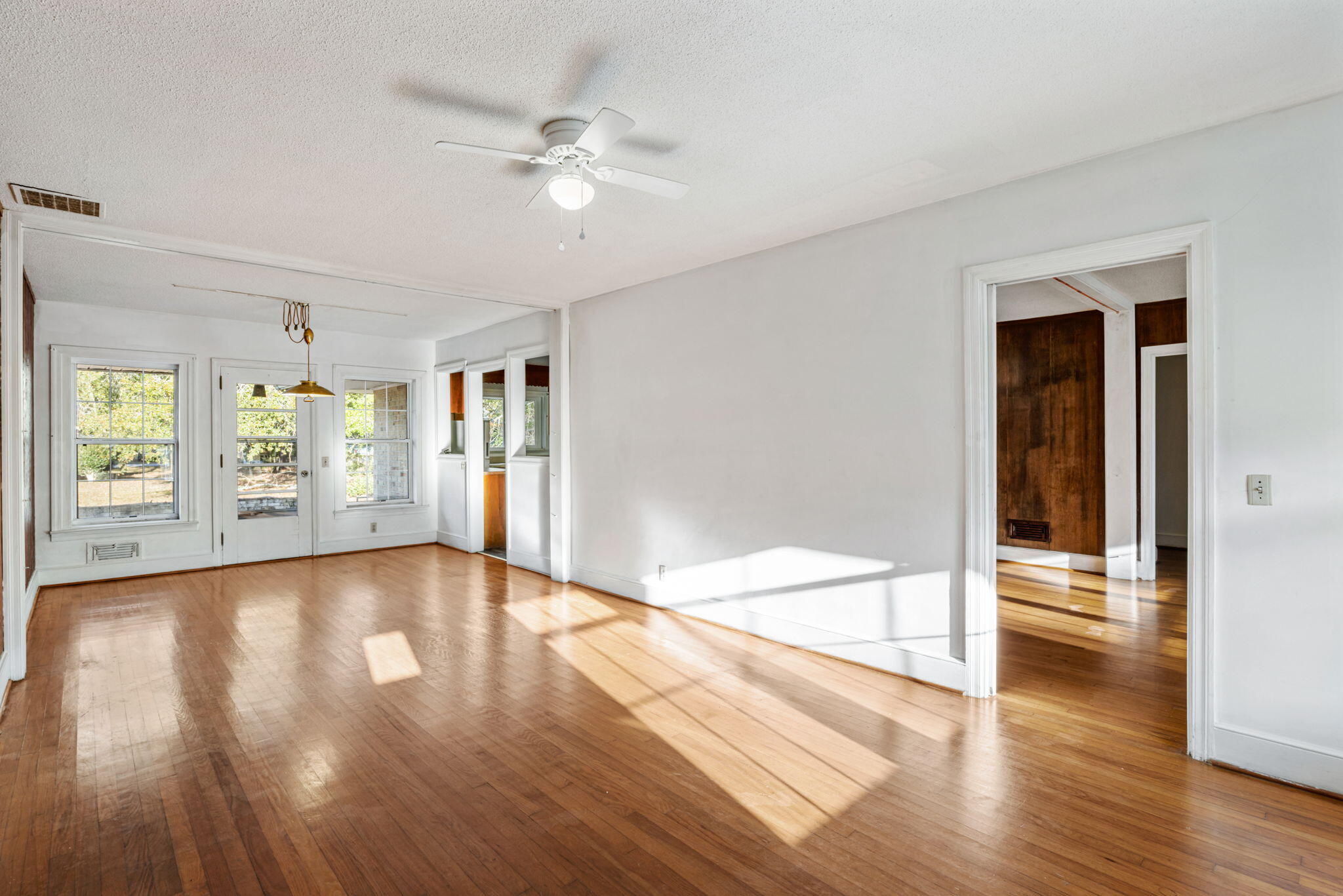 8115 Old State Road Holly Hill, SC 29059 - Photo 12 of 27 Family Room