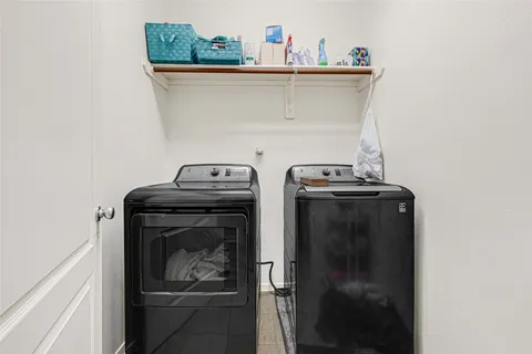 $439,000 | 2602 Shady Acres Court, Houston, TX 77008