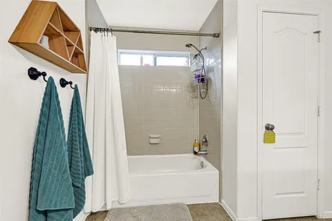 $439,000 | 2602 Shady Acres Court, Houston, TX 77008