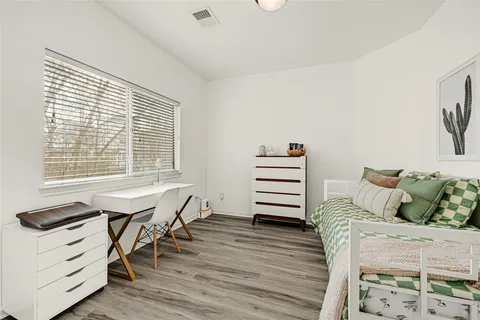 $439,000 | 2602 Shady Acres Court, Houston, TX 77008