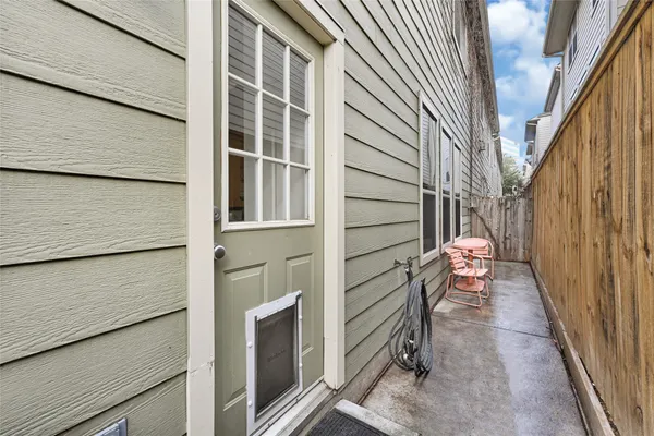 $439,000 | 2602 Shady Acres Court, Houston, TX 77008