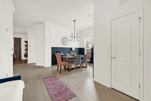 $439,000 | 2602 Shady Acres Court, Houston, TX 77008