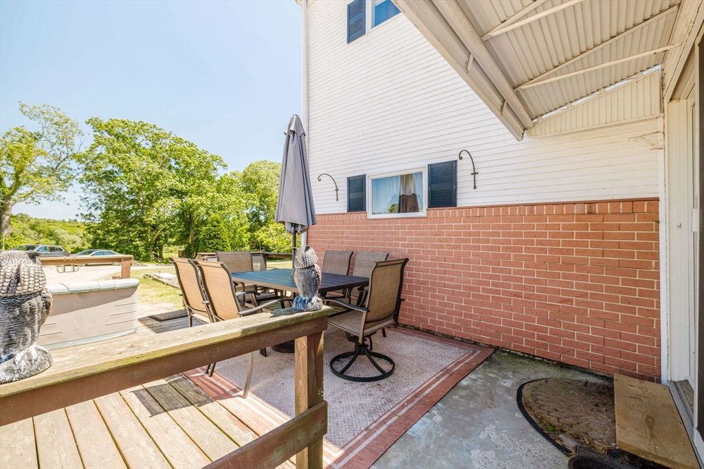 706 Gifford Road Westport, MA 02790 - Photo 11 of 38