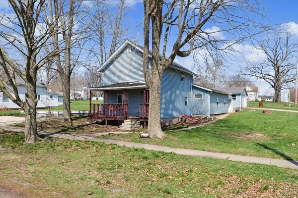 $68,500 | 136 East Ohio Street, Sibley, IL 61773