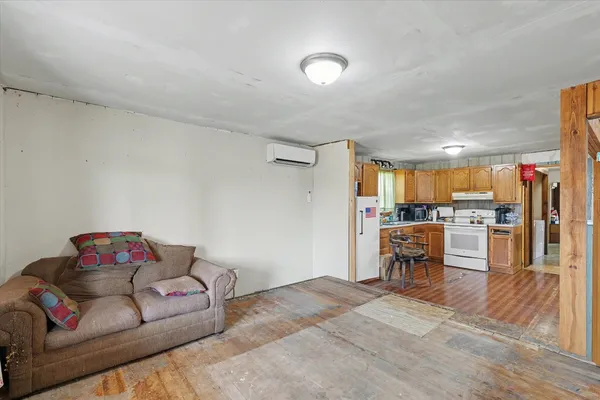 $68,500 | 136 East Ohio Street, Sibley, IL 61773