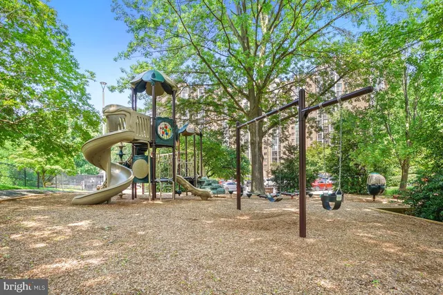 $3,200 | 5904 Mt Eagle Drive, Unit 105, Alexandria, VA 22303