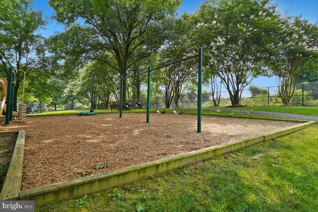 $3,200 | 5904 Mt Eagle Drive, Unit 105, Alexandria, VA 22303