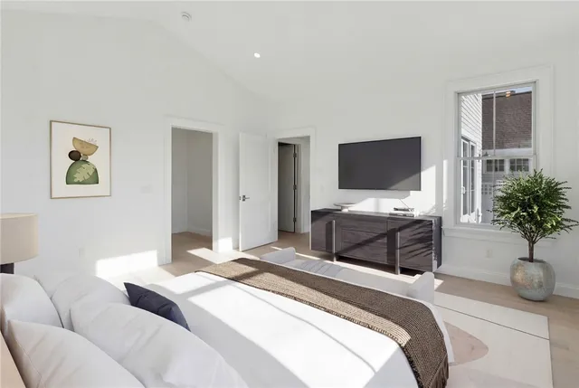 $1,799,000 | 8 Lookout Lane, Portsmouth, RI 02871