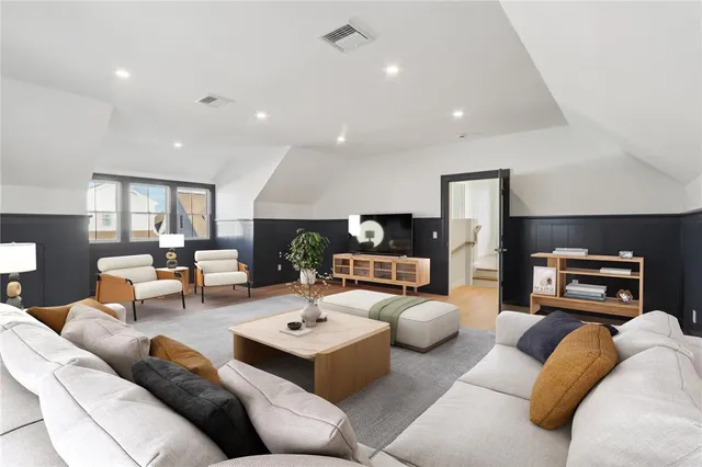 $1,799,000 | 8 Lookout Lane, Portsmouth, RI 02871