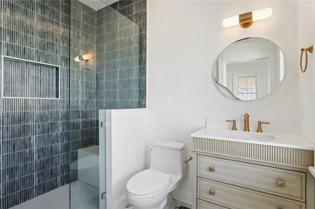 $1,799,000 | 8 Lookout Lane, Portsmouth, RI 02871