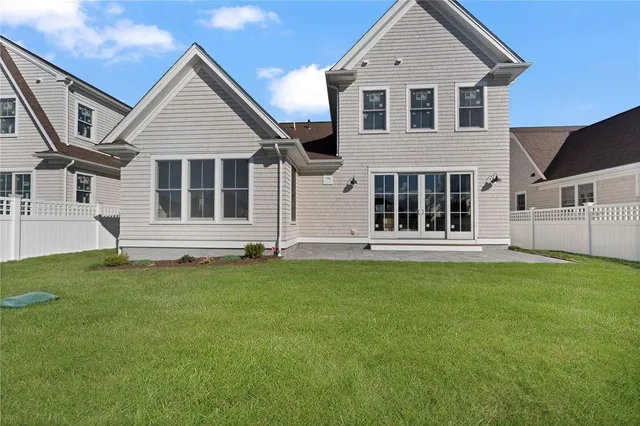 $1,799,000 | 8 Lookout Lane, Portsmouth, RI 02871